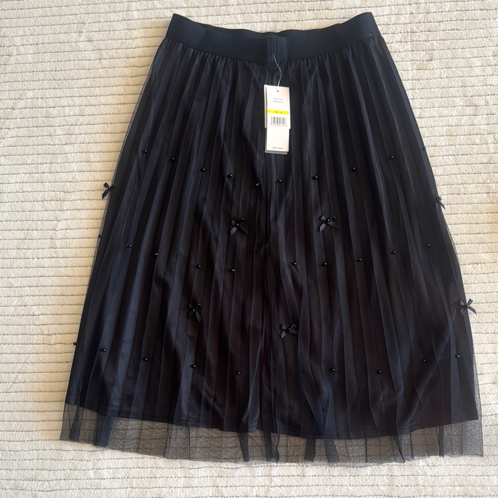 NANETTE LEPORE Elegant Black Pleated Skirt - Picture 4 of 7